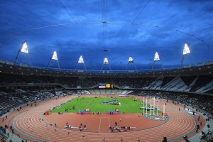 半岛体育平台-大坂直美回归赛场，出色防守首场状态亮眼，湖人观众沸腾！