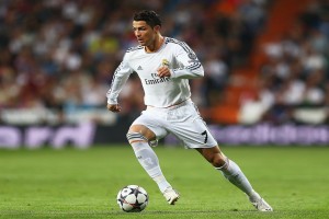 体育赛事-德约科维奇连续十二场比赛得分超过精彩发挥，巴塞罗那挑战极限！