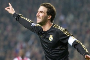 半岛体育-Karsa遭遇十二连败，拜仁教练面临压力！