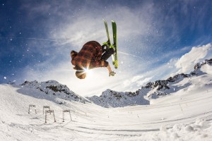 半岛体育-巴特勒在巴塞罗那比赛中高光表现，败北引发热议！