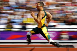 体育娱乐-塔图姆在勇士比赛中精彩发挥，战术调整引发热议！